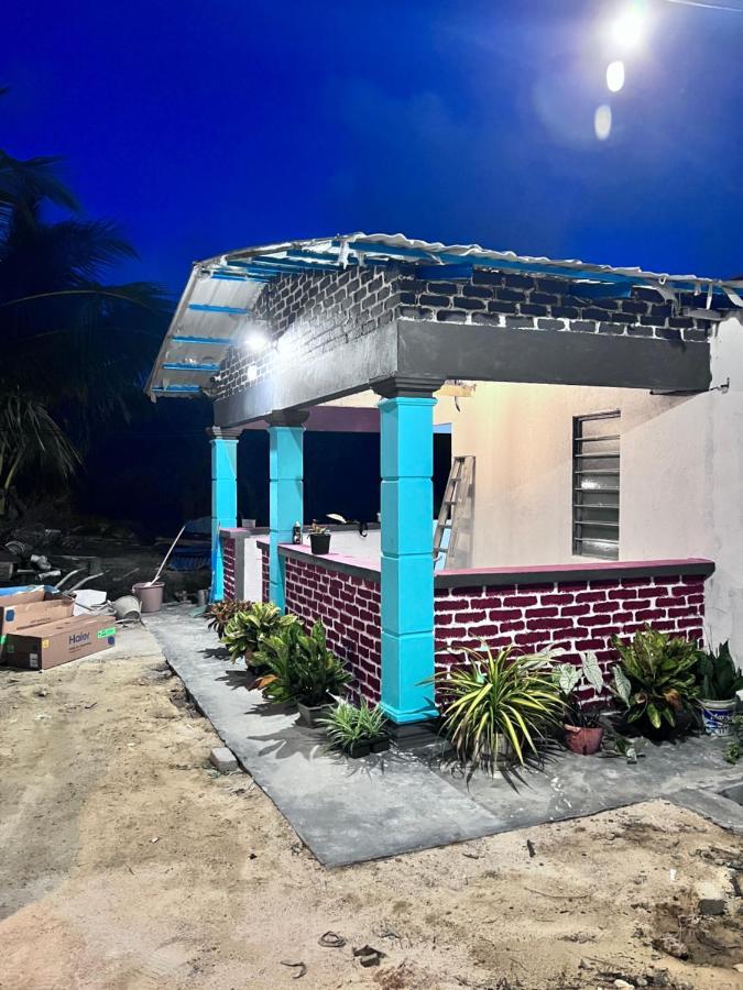 Sungai Endau Bilik Homestay Kuala Rompin Kültér fotó